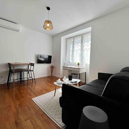 Appartement Climatise / Centre-Ville / 4 Personnes เบอซองซง ภายนอก รูปภาพ